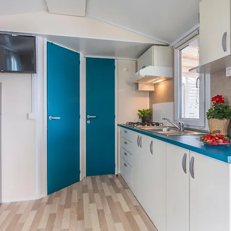 West Coast Mobilhome With Xxl Terrace In Naturist Solaris Fkk Tar-Vabriga
